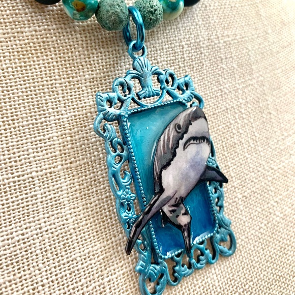 Great White Shark handpainted pendant - Picture 4 of 6